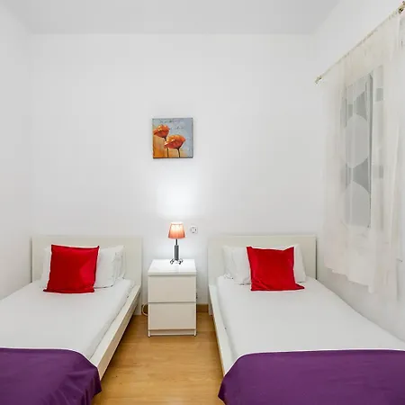 Cozy Terrace In Eixample Barcelona