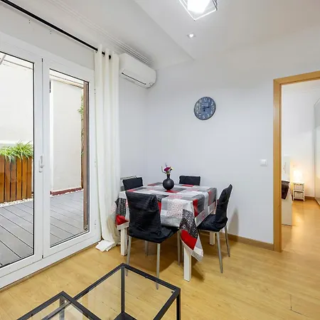 Cozy Terrace In Eixample شقة برشلونة
